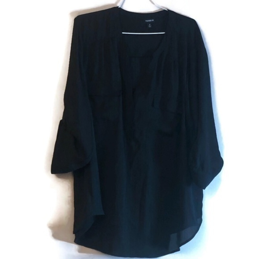 Torrid Women's plus size semi Sheer Black 3/4 Roll Tab Sleeve PulloverTop Sz 2